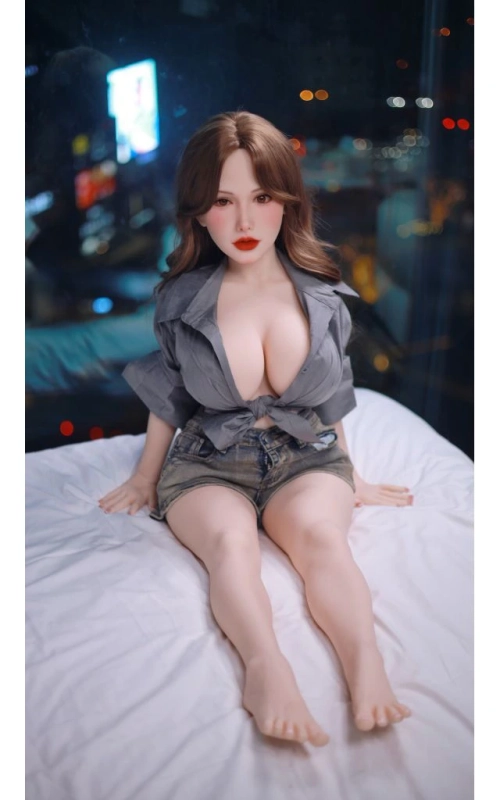 Mini Daisy, tu pequeña y sexy amante • SiliconGirls