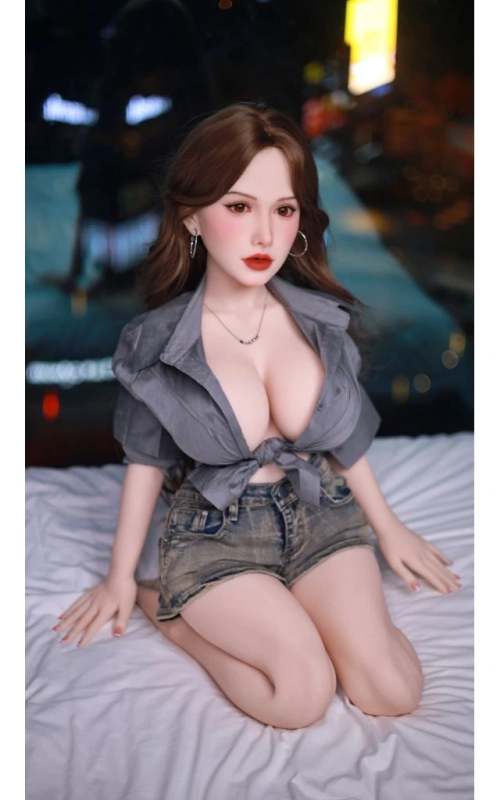 Mini Daisy, tu pequeña y sexy amante • SiliconGirls