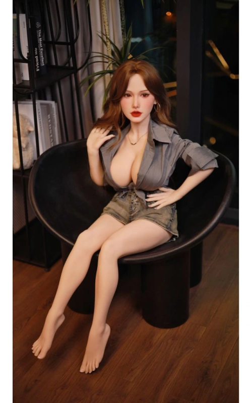 Mini Daisy, tu pequeña y sexy amante • SiliconGirls