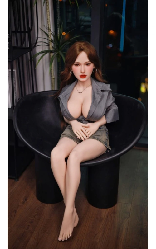 Mini Daisy, tu pequeña y sexy amante • SiliconGirls
