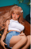 Mini Nia, uma loira muito decidida • SiliconGirls