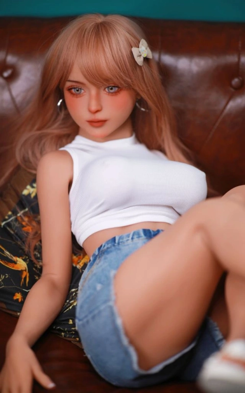 Mini Nia, uma loira muito decidida • SiliconGirls
