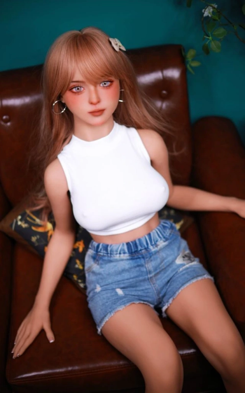 Mini Nia, uma loira muito decidida • SiliconGirls