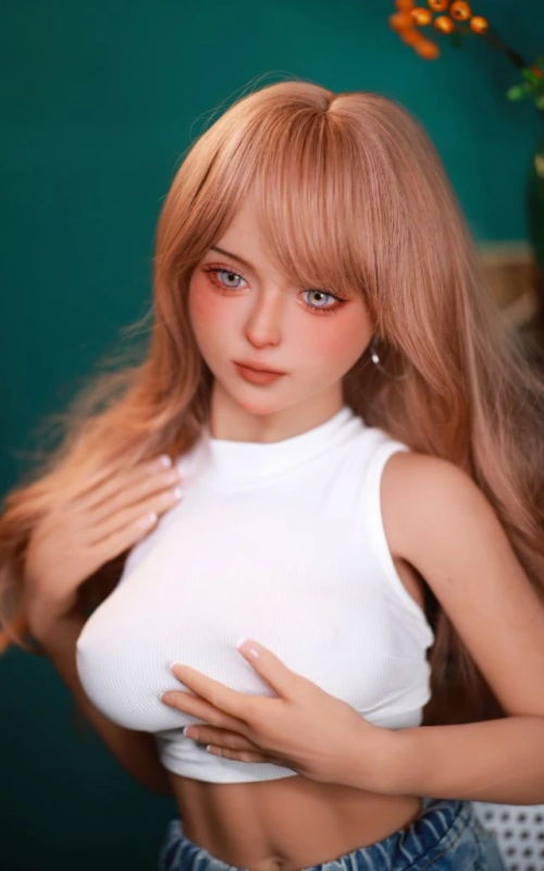 Mini Nia, uma loira muito decidida • SiliconGirls