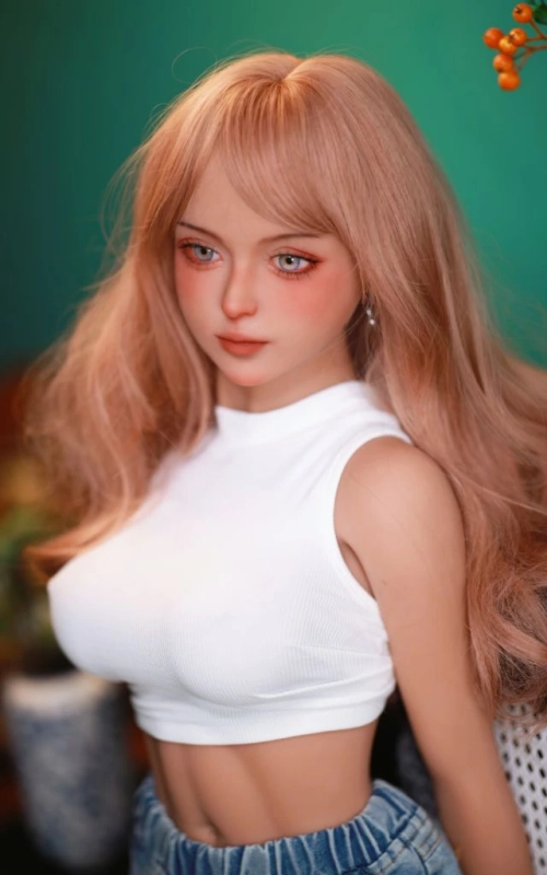 Mini Nia, uma loira muito decidida • SiliconGirls