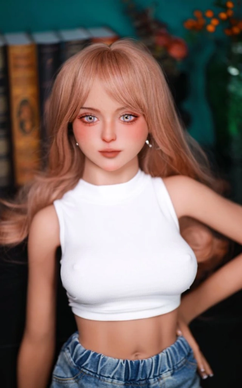 Mini Nia, uma loira muito decidida • SiliconGirls
