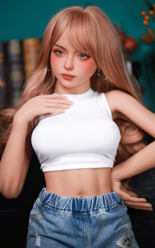 Mini Nia, uma loira muito decidida • SiliconGirls