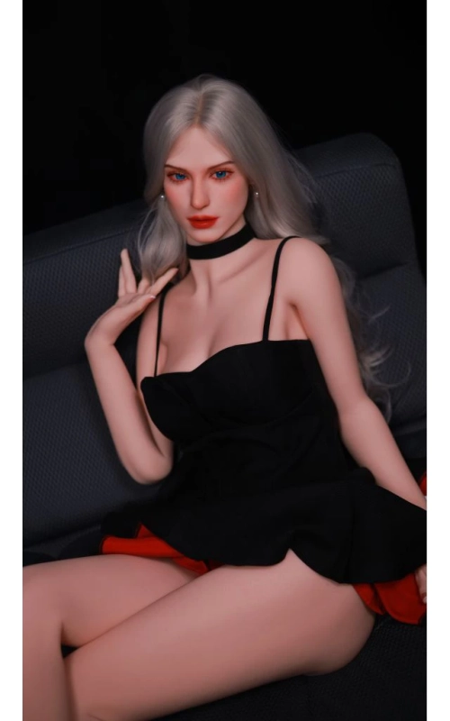 Julia, a tua amante doce e leal • SiliconGirls