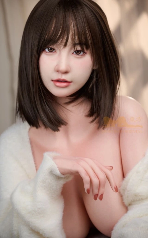 Yui, tu novia dulce y adorable • SiliconGirls