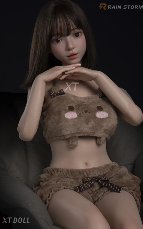 Kitty Pussy, joven e inocente • SiliconGirls