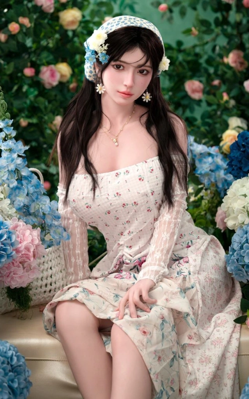 Tsukiya, um sussurro entre as flores • SiliconGirls