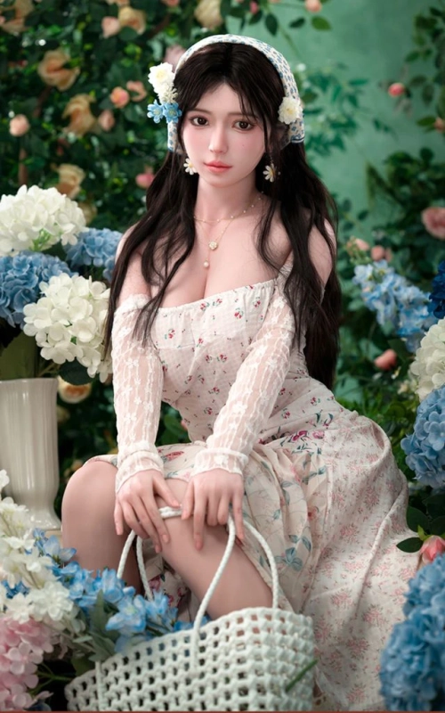Tsukiya, um sussurro entre as flores • SiliconGirls