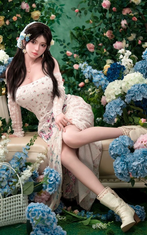 Tsukiya, um sussurro entre as flores • SiliconGirls