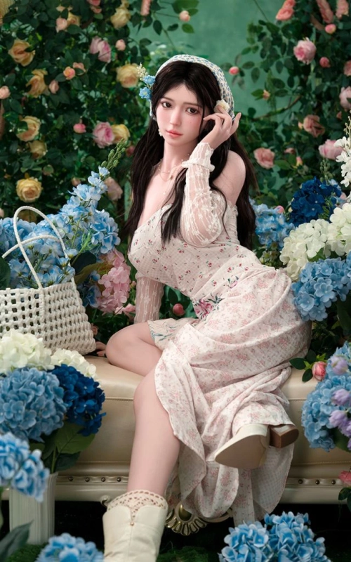 Tsukiya, um sussurro entre as flores • SiliconGirls
