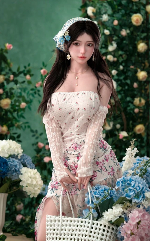 Tsukiya, um sussurro entre as flores • SiliconGirls