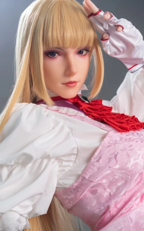 Emelie de Rochefort (Lili), elegancia y sensualidad • SiliconGirls