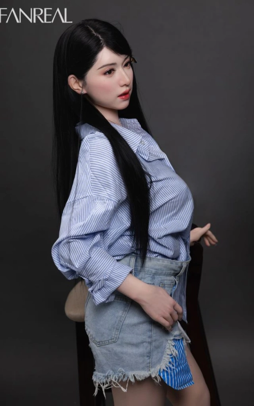 Kimmy, uma beleza oriental irresistível • SiliconGirls