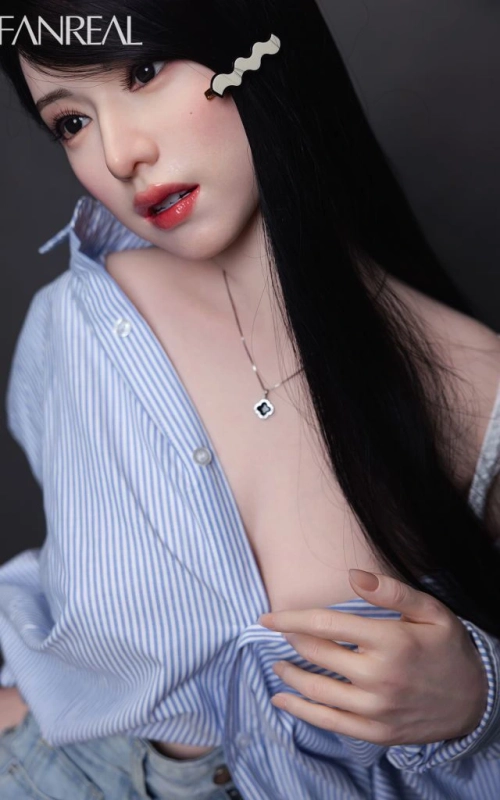 Kimmy, uma beleza oriental irresistível • SiliconGirls