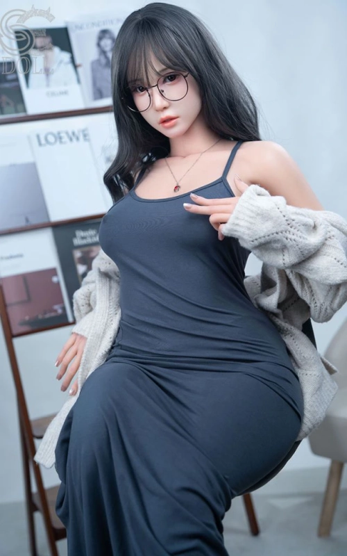 Senia, una belleza asiática encantadora • SiliconGirls