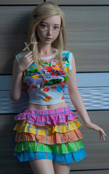 Lindsey Monster, alegre e inocente • SiliconGirls