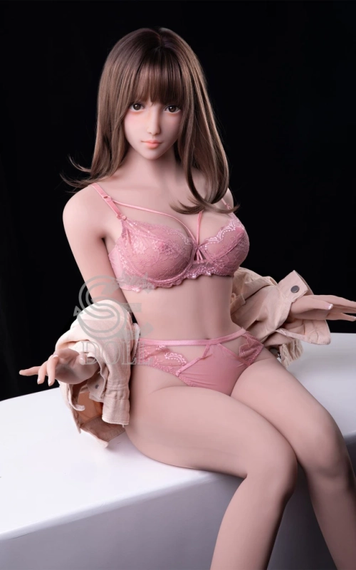 Kai, a estudante oriental • SiliconGirls
