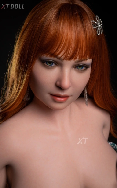 Natalie Boost, cheia de curvas e suculenta • SiliconGirls