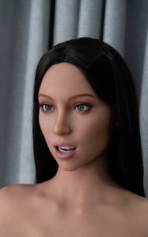 Evangeline, una morena muy explosiva • SiliconGirls