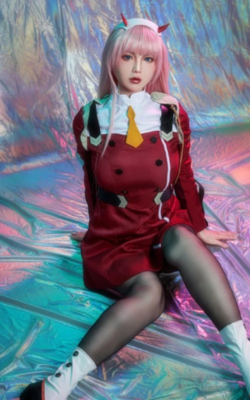 Zero Two, lista para combatir • SiliconGirls