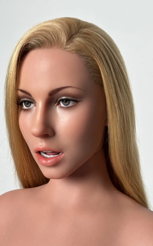 Delia, una ardiente y complaciente compañera sexual • SiliconGirls