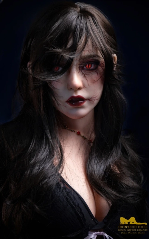 Vampirella, sedienta y CALIENTE • SiliconGirls
