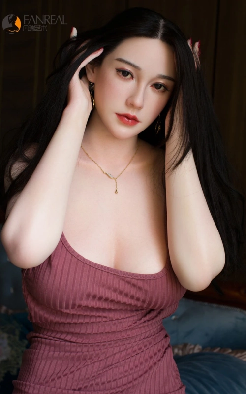 Vivi, belleza oriental • SiliconGirls