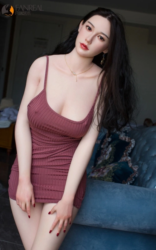 Vivi, belleza oriental • SiliconGirls