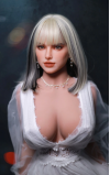 Tiana, tu novia lista para la acción • SiliconGirls
