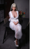 Tiana, tu novia lista para la acción • SiliconGirls