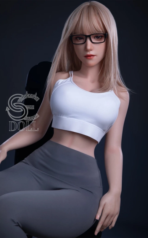 Queena G.