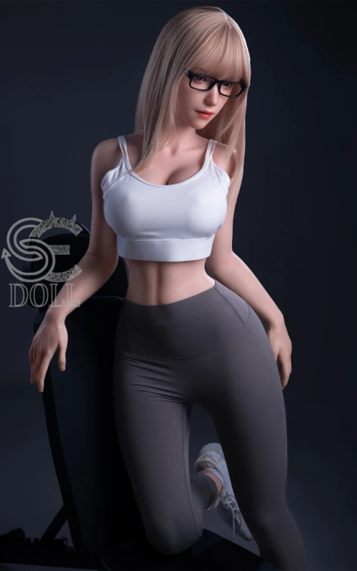 Queena G.