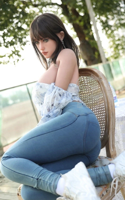 Queene, amante leal • SiliconGirls