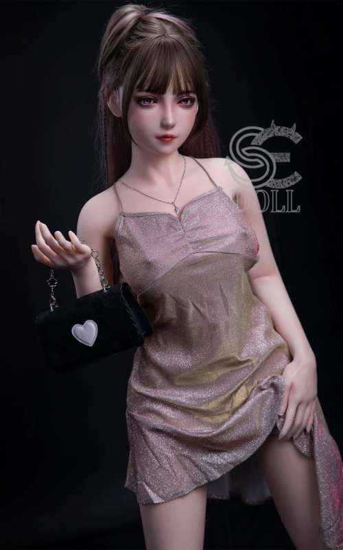 Yuukina, juventude e beleza