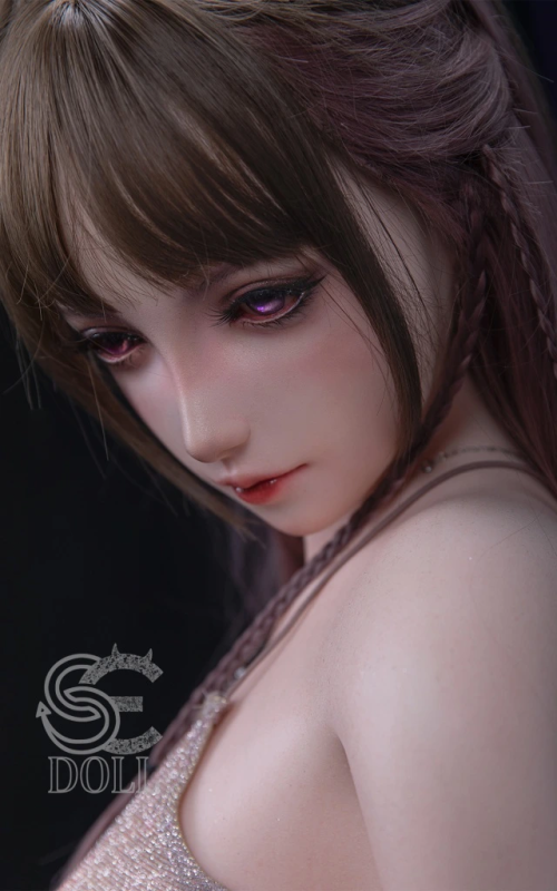 Yuukina, juventude e beleza