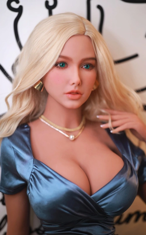 Eveni, tu compañera en el paraíso • SiliconGirls