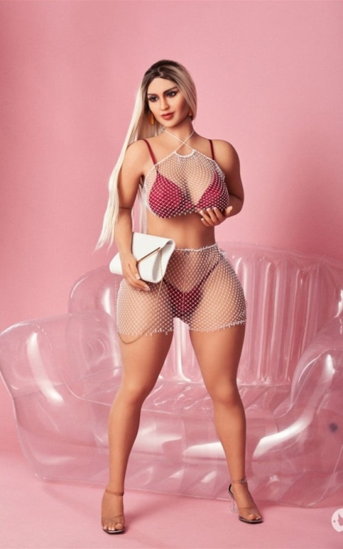 Aletta, la reina de las curvas más sexy