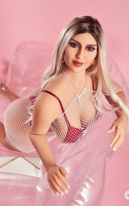 Aletta, la reina de las curvas más sexy