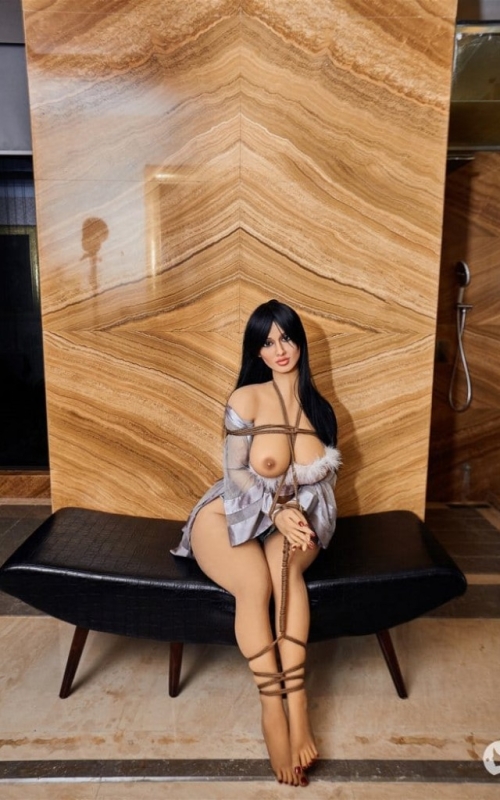 Kendra, a tua rapariga curvy à tua espera em casa Kendra, a tua rapariga curvy à tua espera em casa