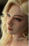 Lubby, una rubia ardiente y fogosa • SiliconGirls