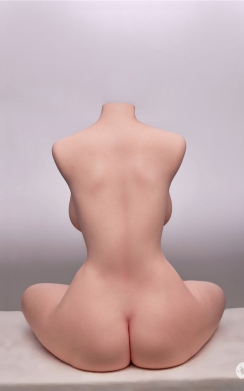 Busto realista Karmen, deixa-te levar