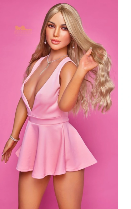 Celine, una rubia muy consentida • SiliconGirls