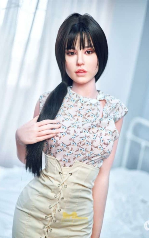 Angelina, a tua dama de companhia