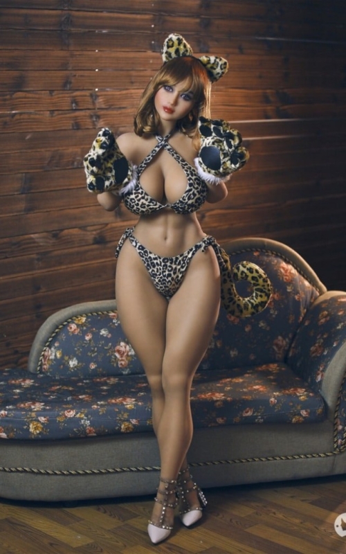 Saya, a tua rapariga curvy oriental