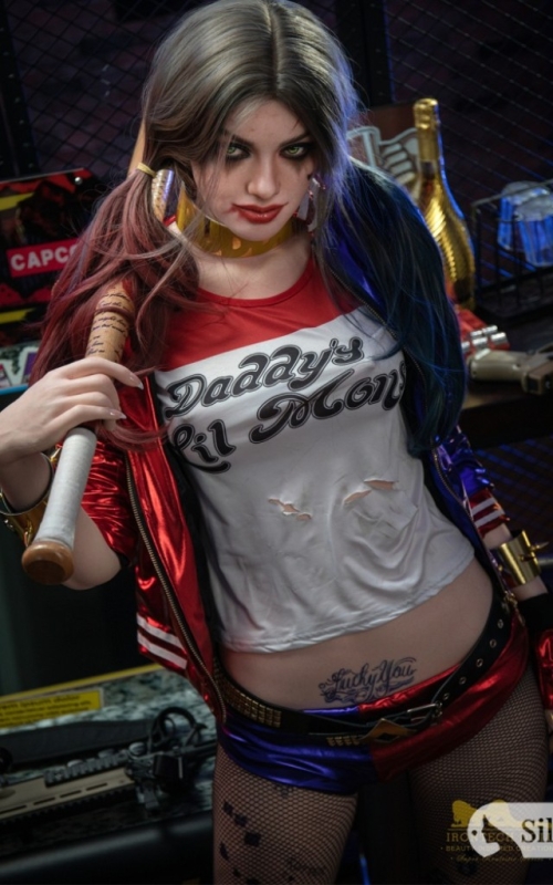 Harley, disposta e preparada para a ação Harley, disposta e preparada para a ação