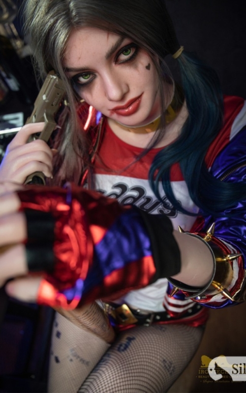 Harley, disposta e preparada para a ação Harley, disposta e preparada para a ação